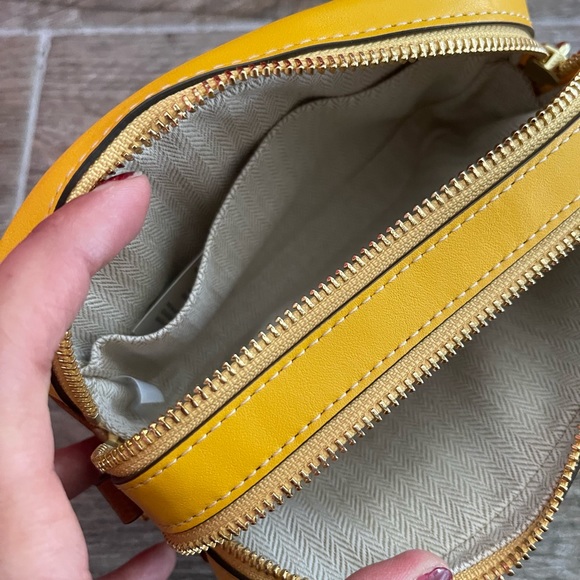 New Tory butch Perry Bombe Embroidered Straw
Color: Craftsman Floral Embroidery - Picture 9 of 10